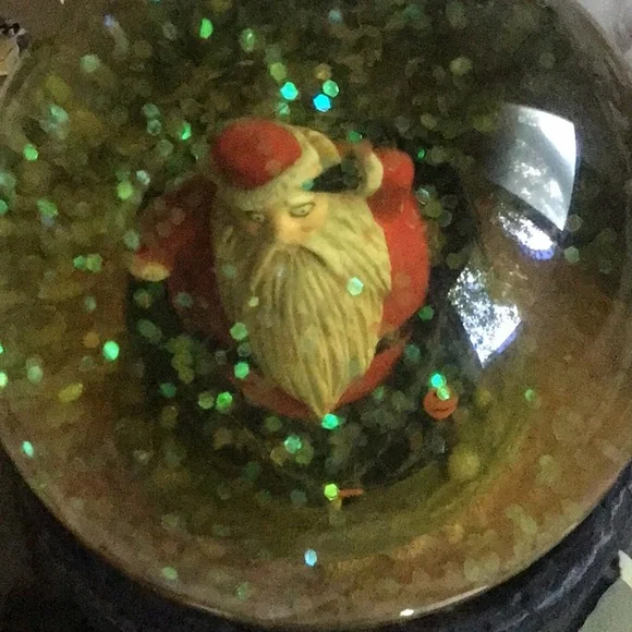 Vintage Tim Burton’s Nightmare Before Christmas Snowglobe. Lock, Shock & Barrel - Picture 7 of 11